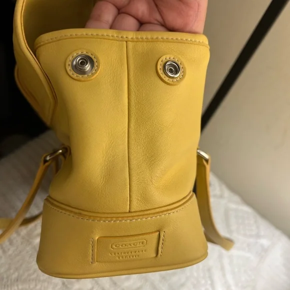 Vintage Coach Yellow Hamptons Bag ππ§ - Picture 13 of 17